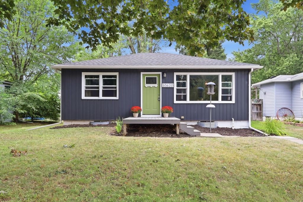 30620 N Lakes Trail, Lindstrom