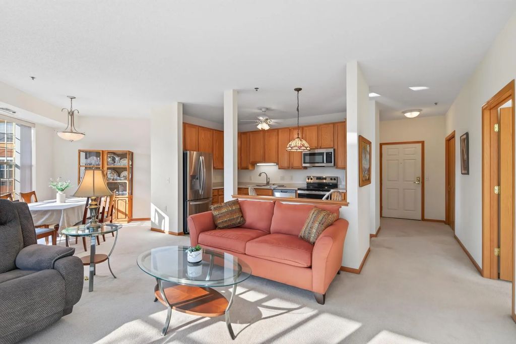 15001 Burnhaven Drive 216, Burnsville