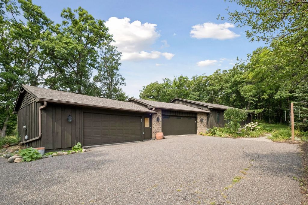 16599 Kenwood Trail, Lakeville