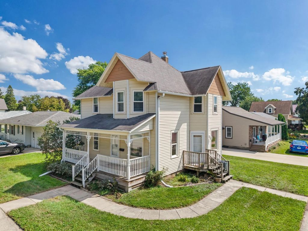 304 E Jefferson Street, Caledonia