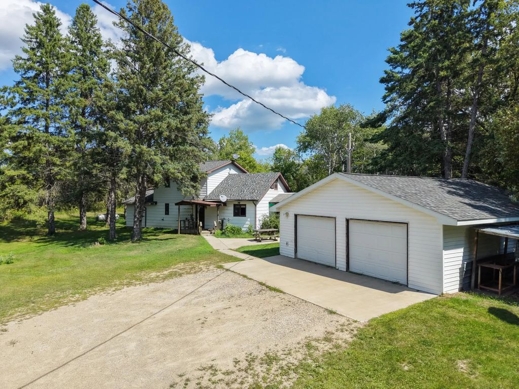 45004 221st Avenue, Leonard