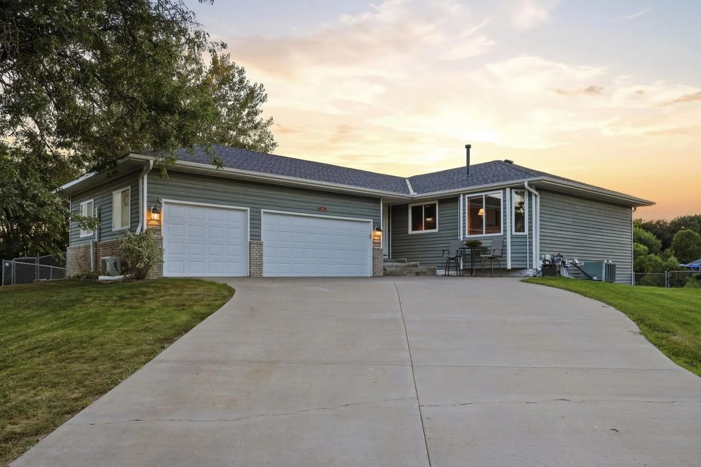 1475 Oak Ridge Circle, Monticello