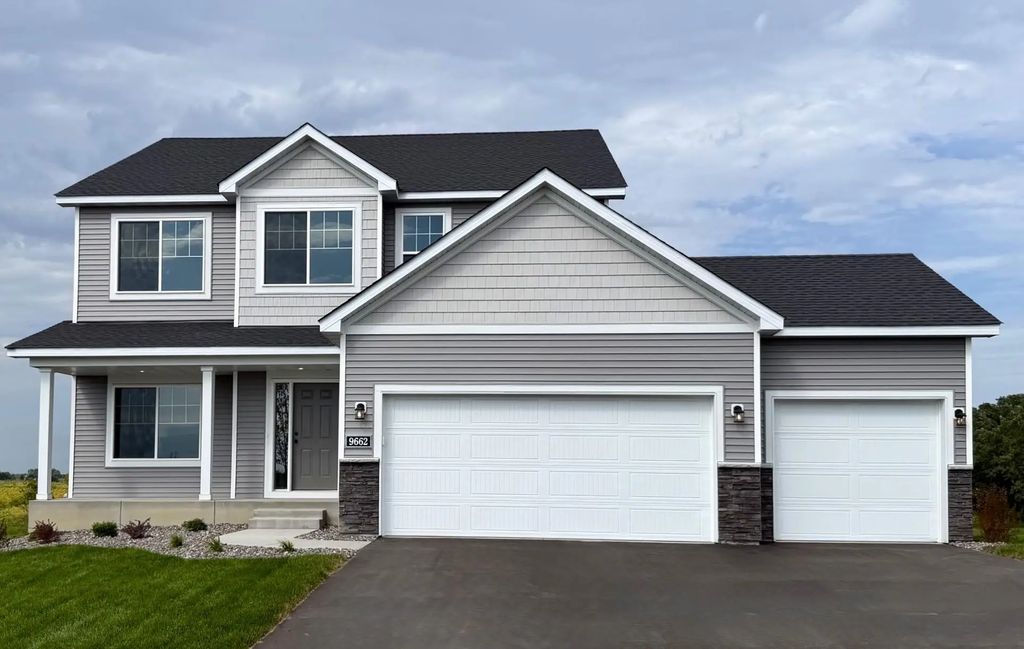 9662 32nd Street Ne, Saint Michael