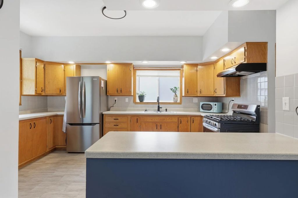 942 Central Avenue W, Saint Paul