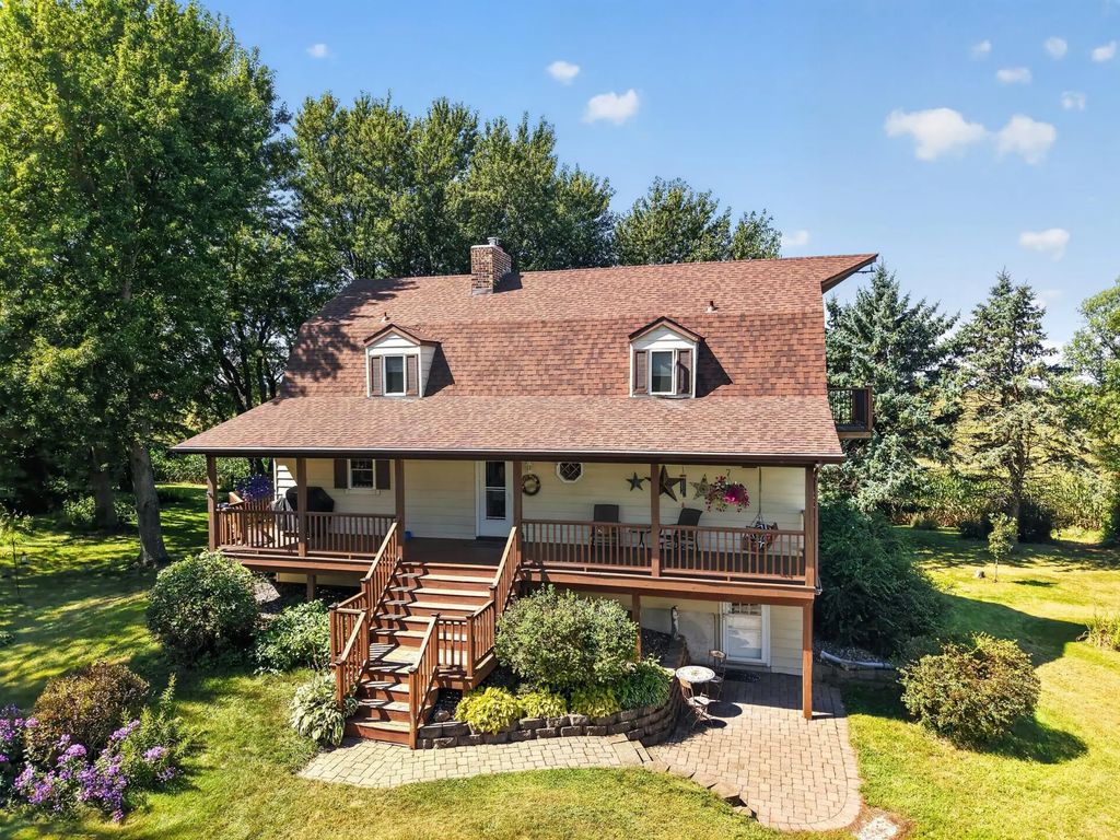 6119 County Road 10 Se, Dover