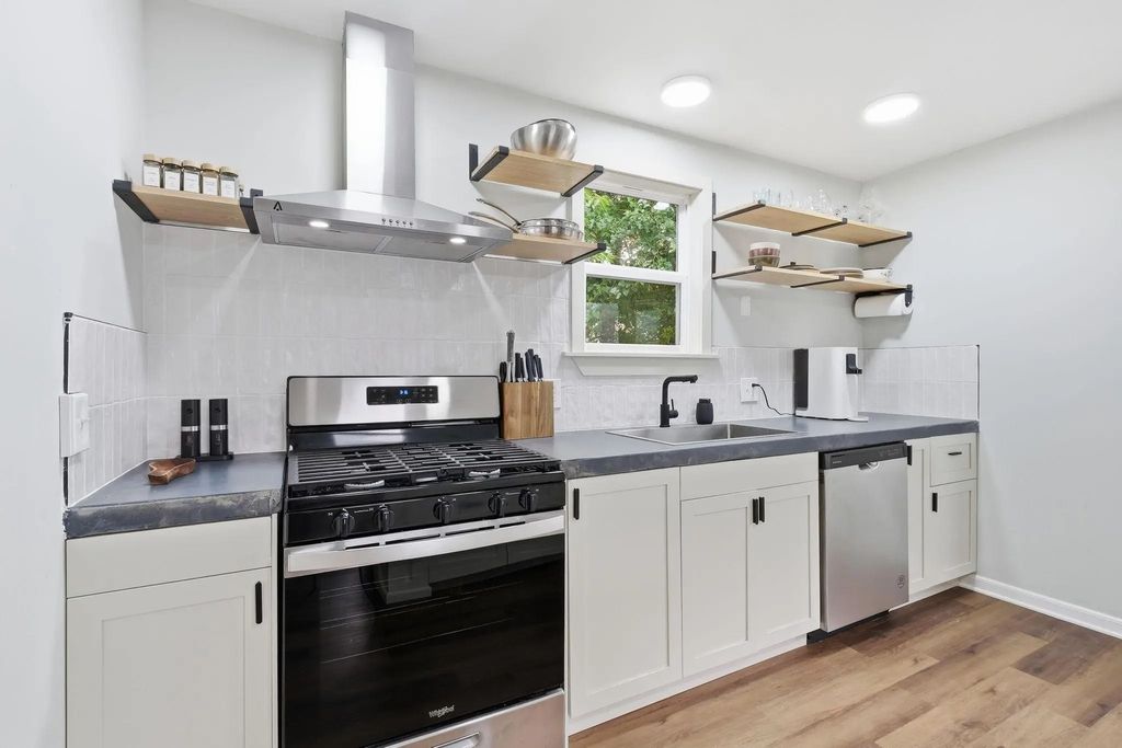 4716 Washburn Avenue N, Minneapolis