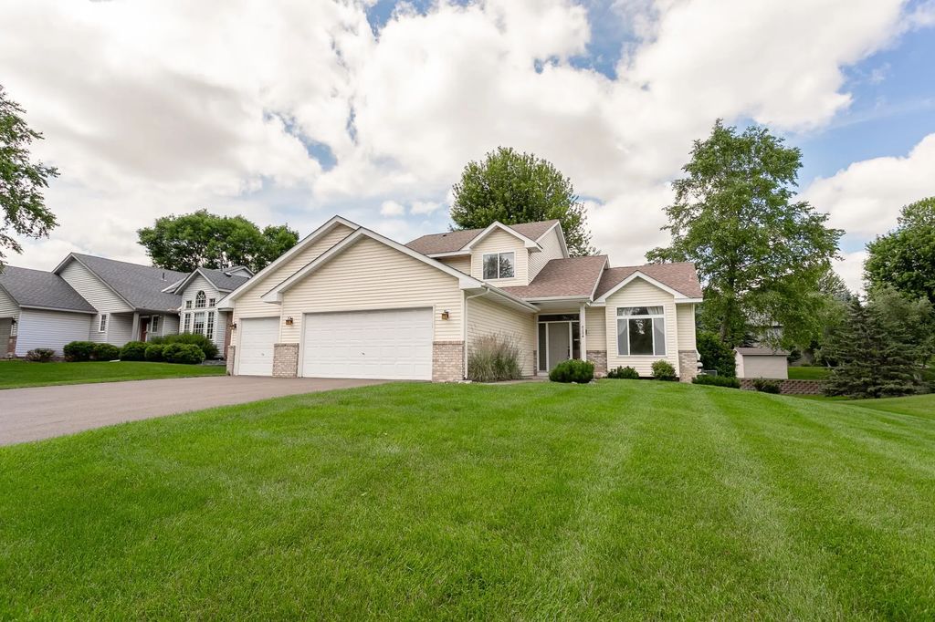 8284 Ashford Road, Woodbury
