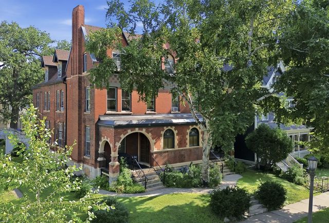 399 Ashland Avenue, St Paul