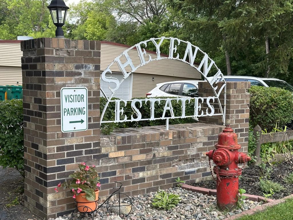 530 6th Avenue W 3, West Fargo