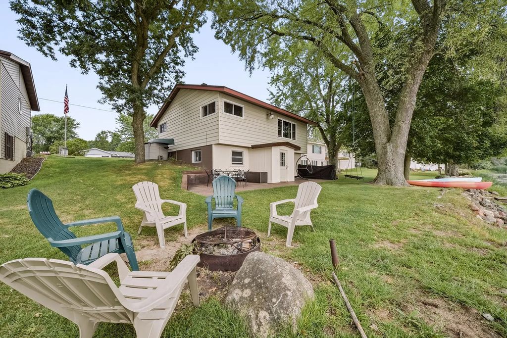 812 Magnor Lake Lane, Clayton