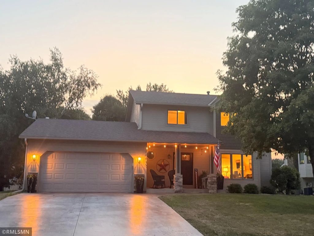 14613 Guthrie Avenue S, Apple Valley
