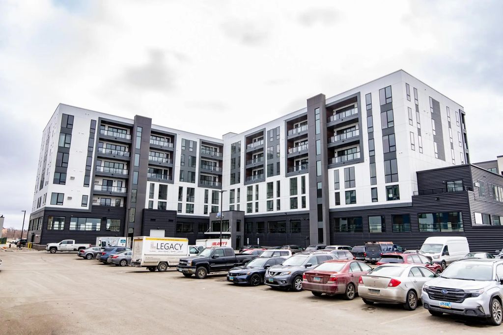 300 Main Avenue 505, Fargo