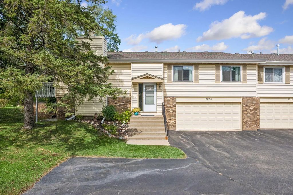 5225 Beachside Drive, Minnetonka