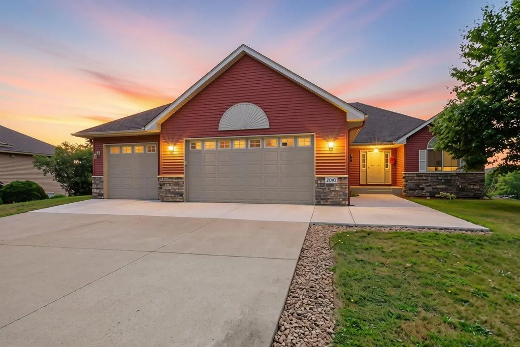 2010 Balsam Lane, Rockford
