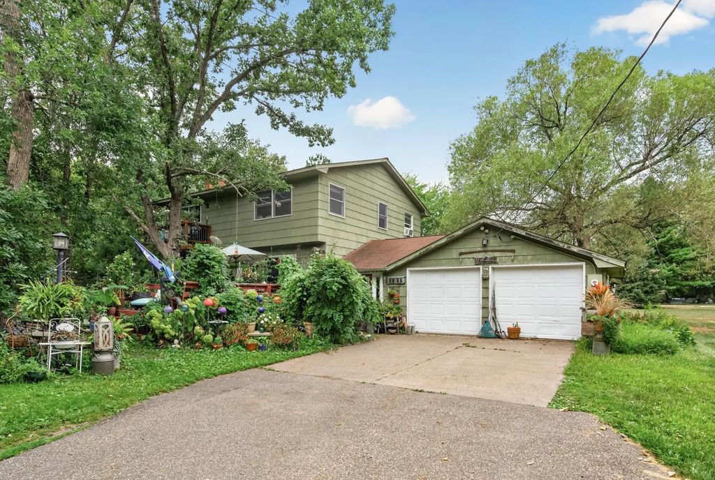 2900 Itasca Avenue S, Saint Mary's Point