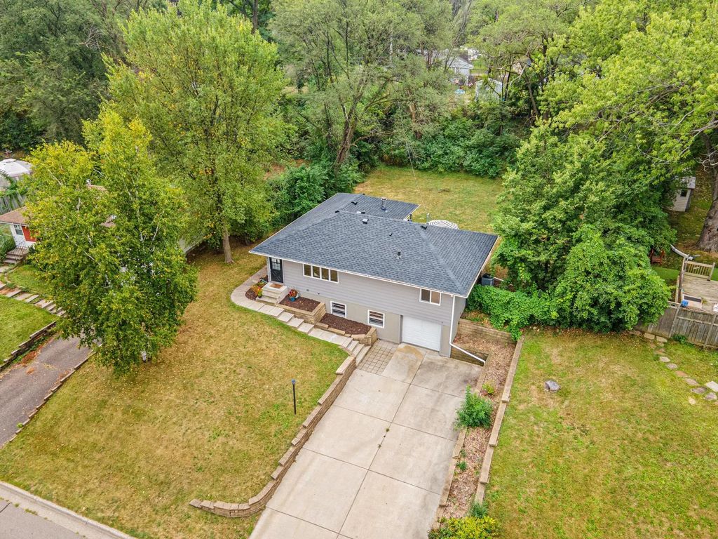 678 Eldridge Avenue W, Roseville