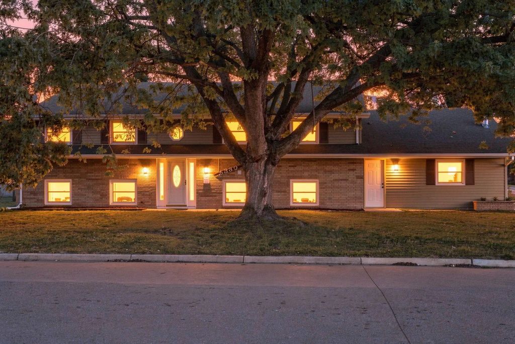 5330 Perry Avenue N, Crystal