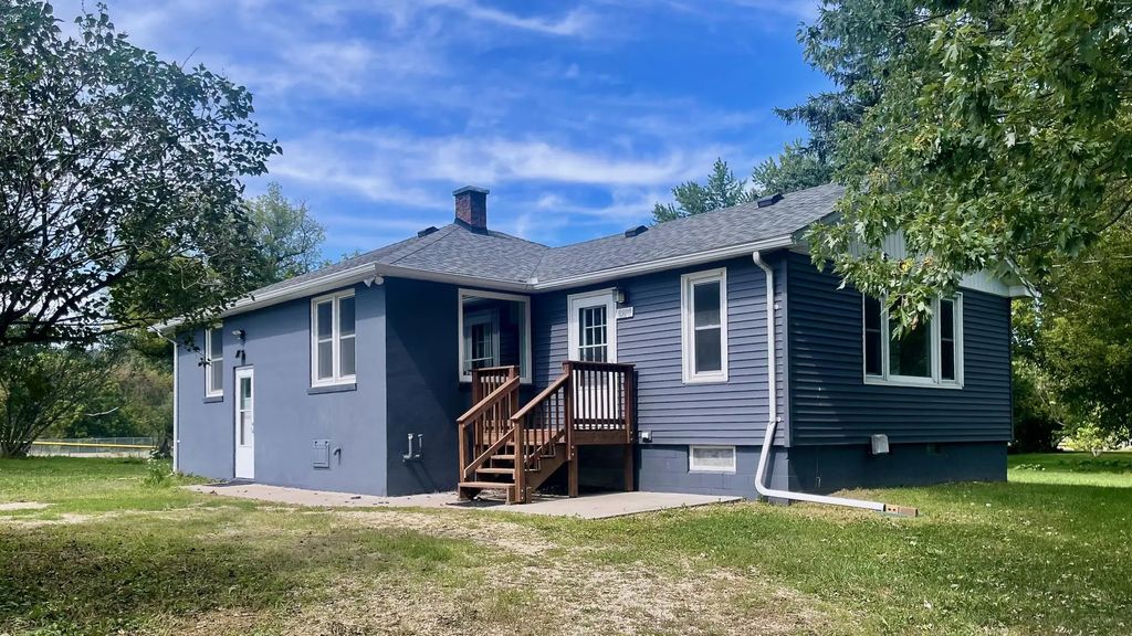 8980 Old County Road 23, Winona
