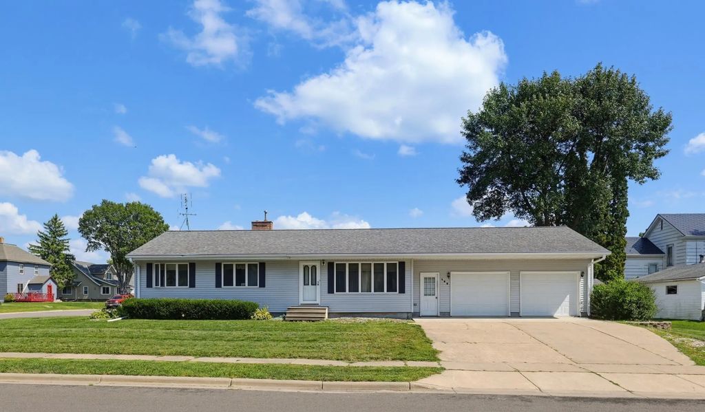 108 Park Street N, Fairfax
