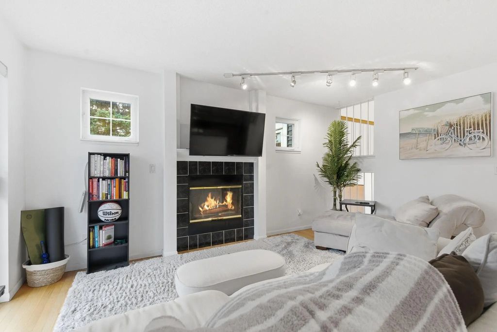 15665 24th Avenue N E, Plymouth