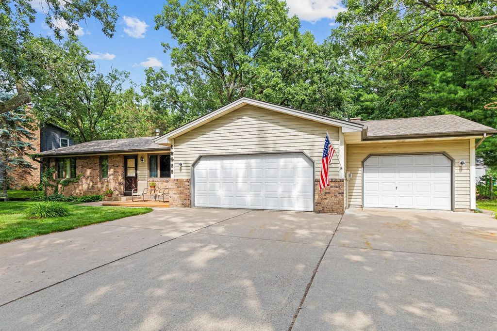 12611 Larch Street Nw, Coon Rapids