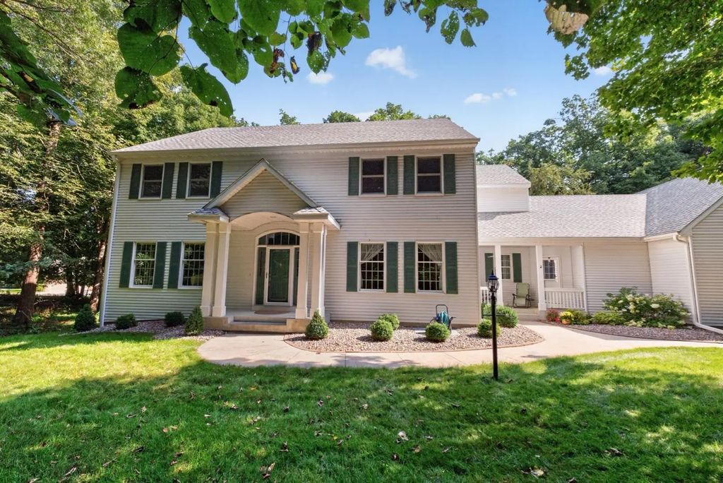 2374 Transit Court Sw, Rochester