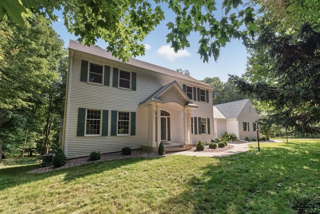 2374 Transit Court Sw, Rochester