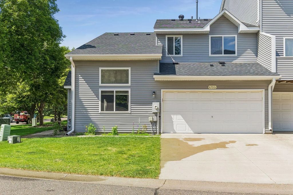 670 Kingfisher Lane G, Woodbury
