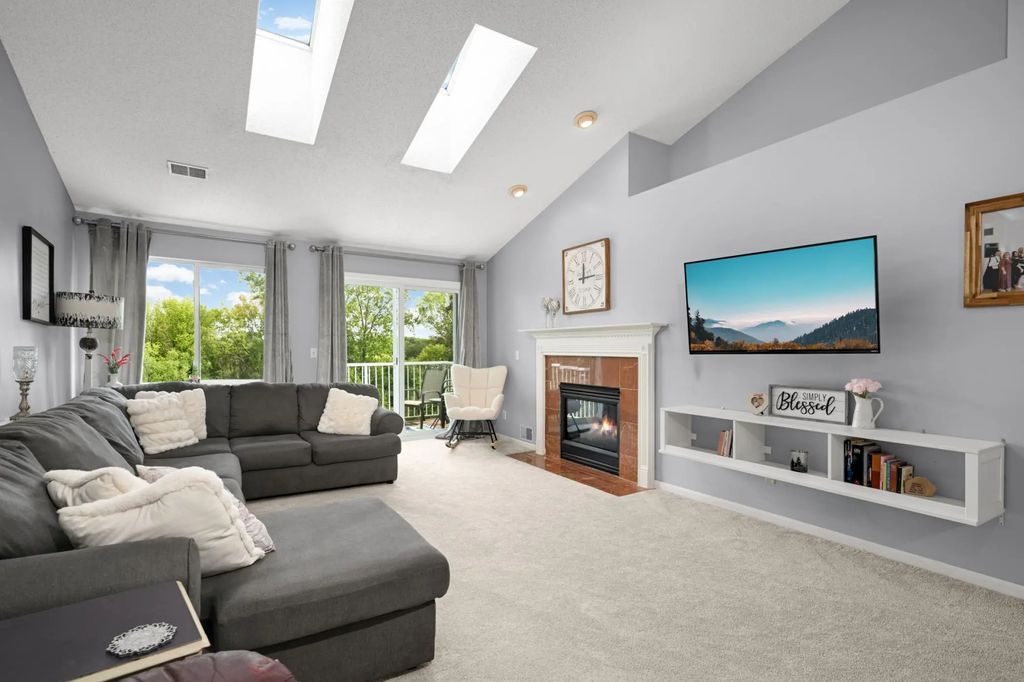 2161 Cool Stream Circle, Eagan