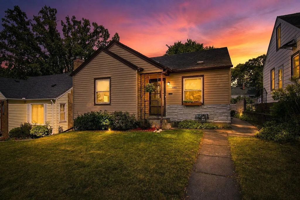 3251 Taylor Street Ne, Minneapolis