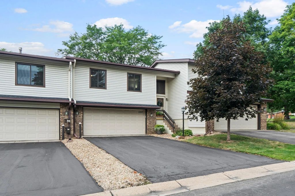 5757 Hyland Courts Drive, Bloomington
