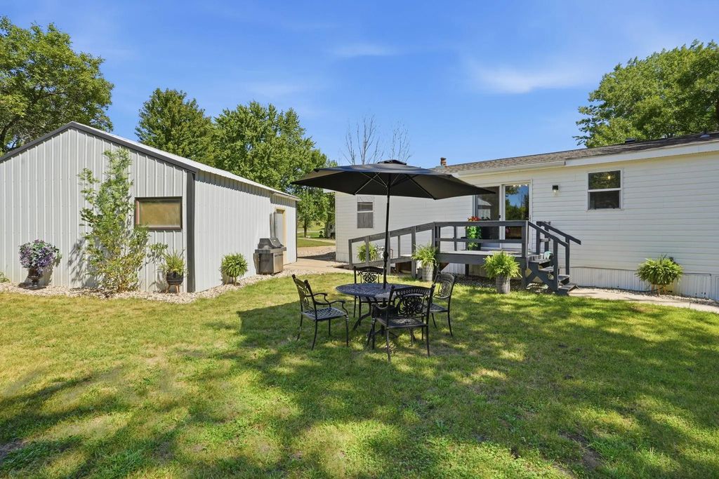 19394 63rd Street Ne, New London