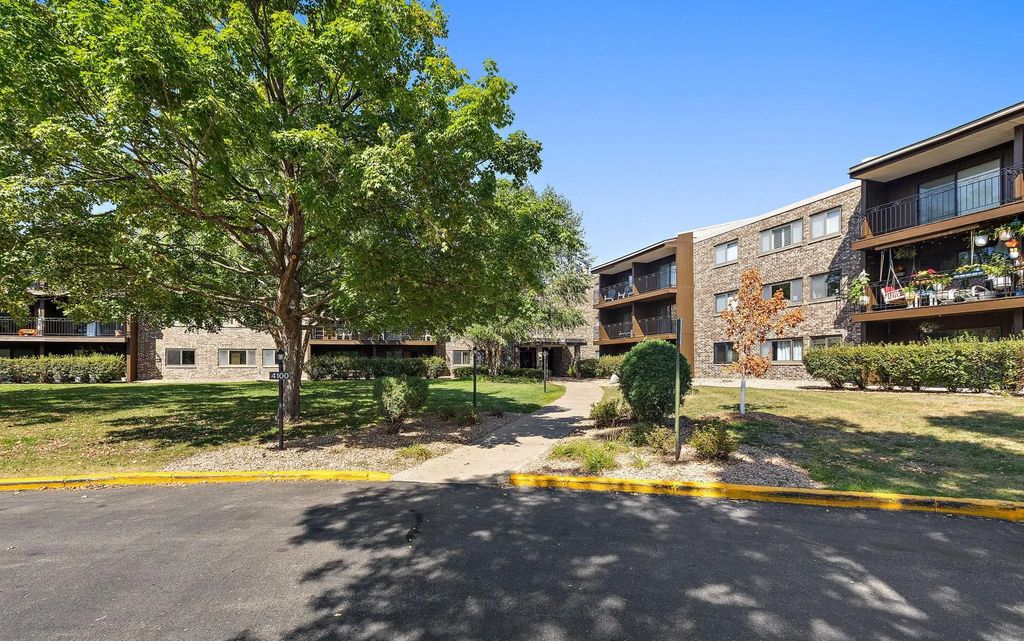 4100 Parklawn Avenue 109, Edina
