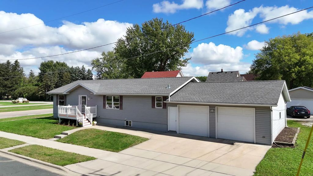 215 2nd Avenue Ne, Hayfield