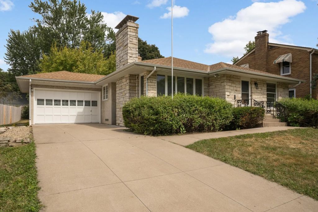 1009 Orange Avenue E, St Paul