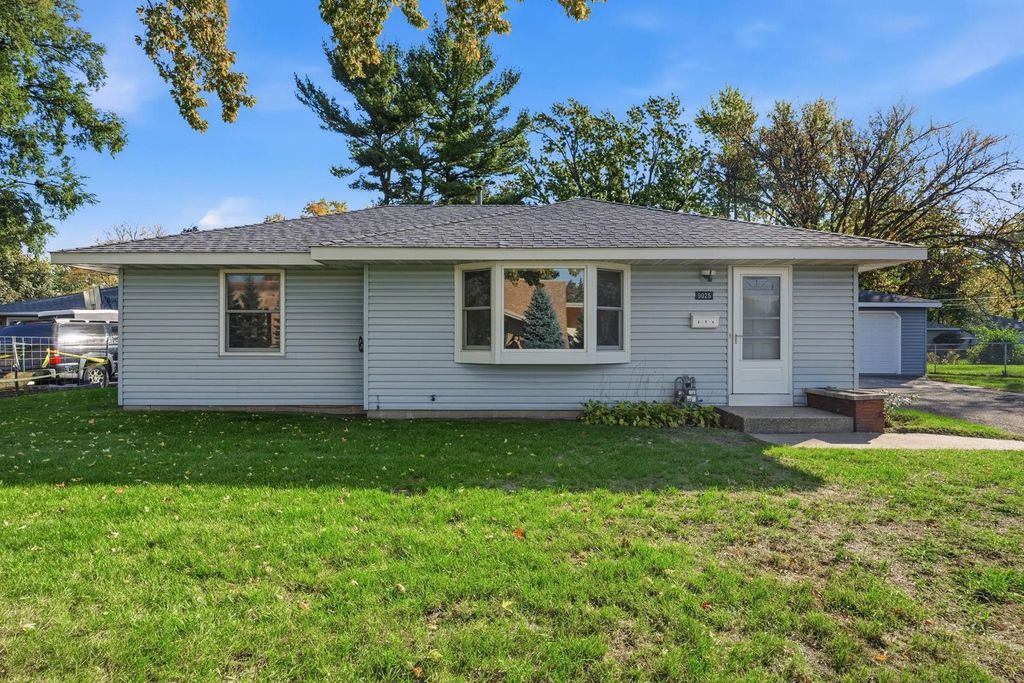 9025 10th Avenue S, Bloomington
