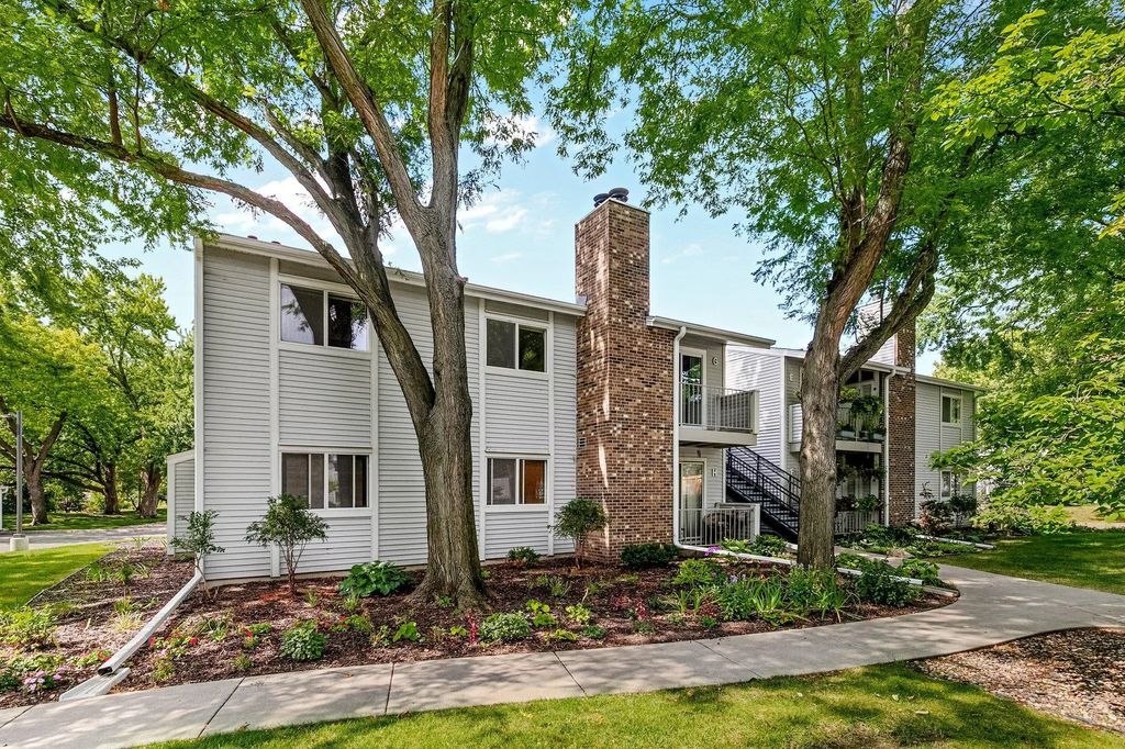 2296 Benson Avenue G, Saint Paul