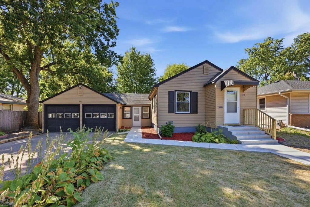 8218 Nicollet Avenue S, Bloomington