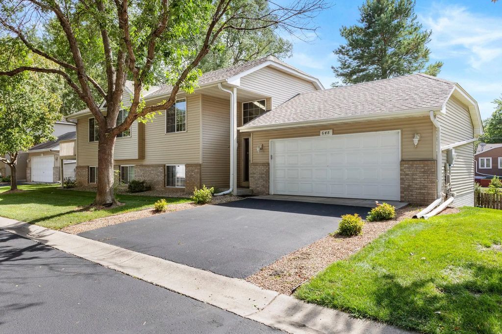 648 85th Avenue Nw, Coon Rapids