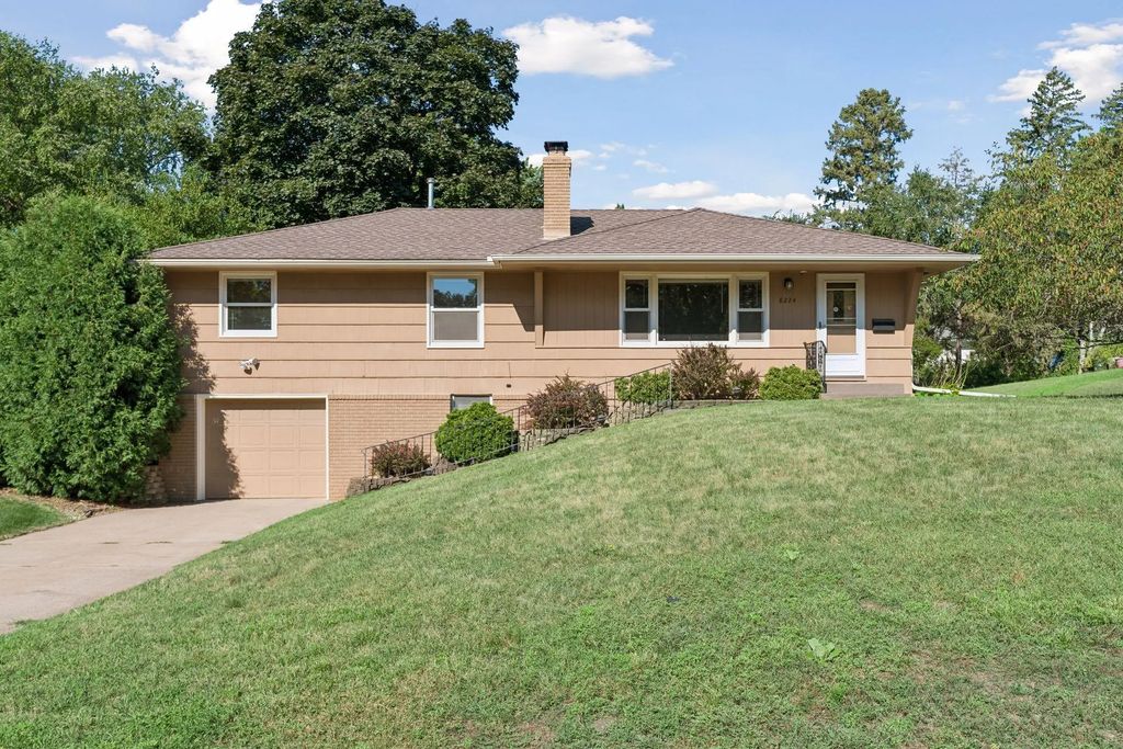 8224 Xerxes Avenue S, Bloomington