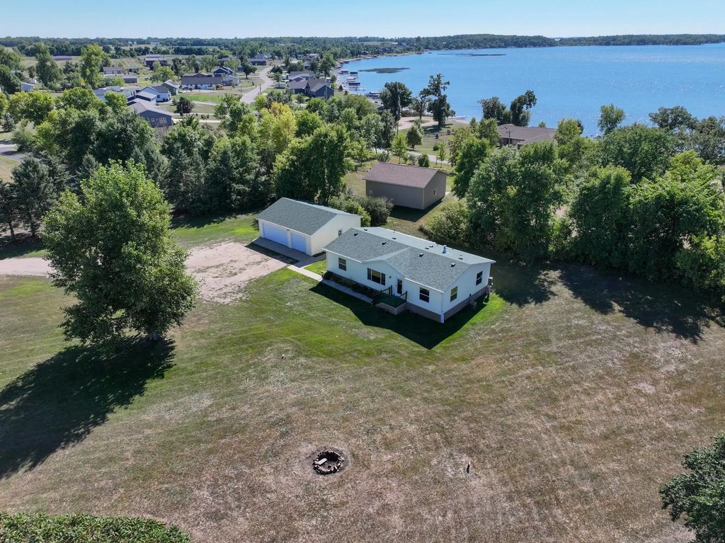 1695 Sunset Access Road Se, Alexandria