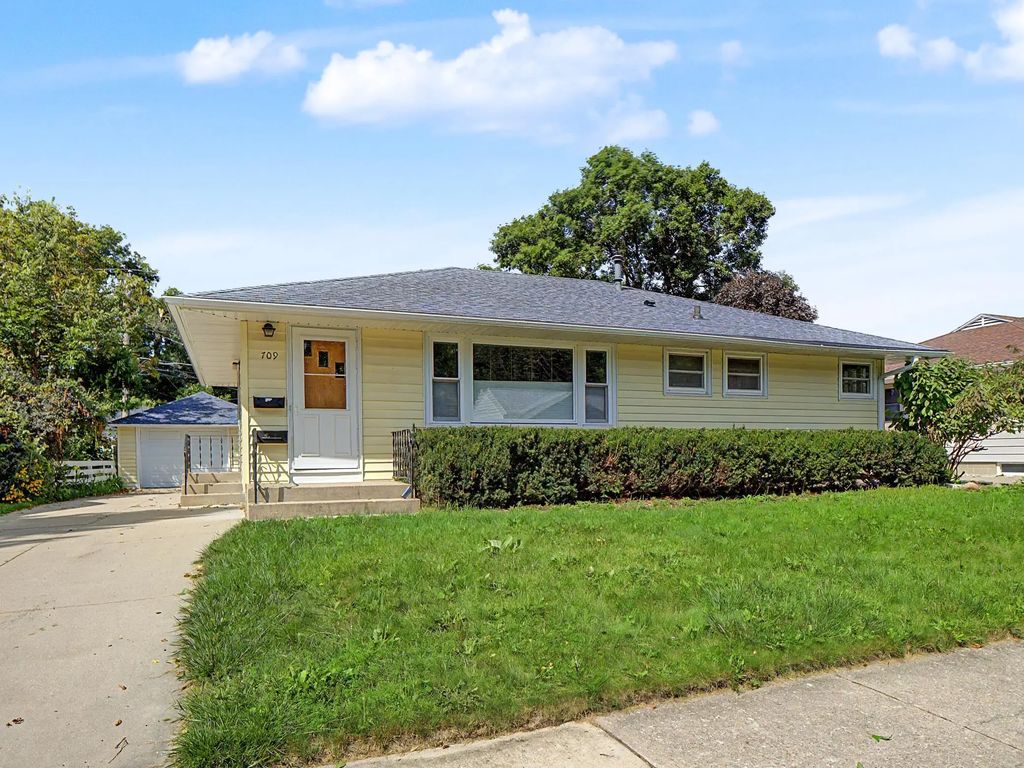 709 18th Avenue Ne, Rochester