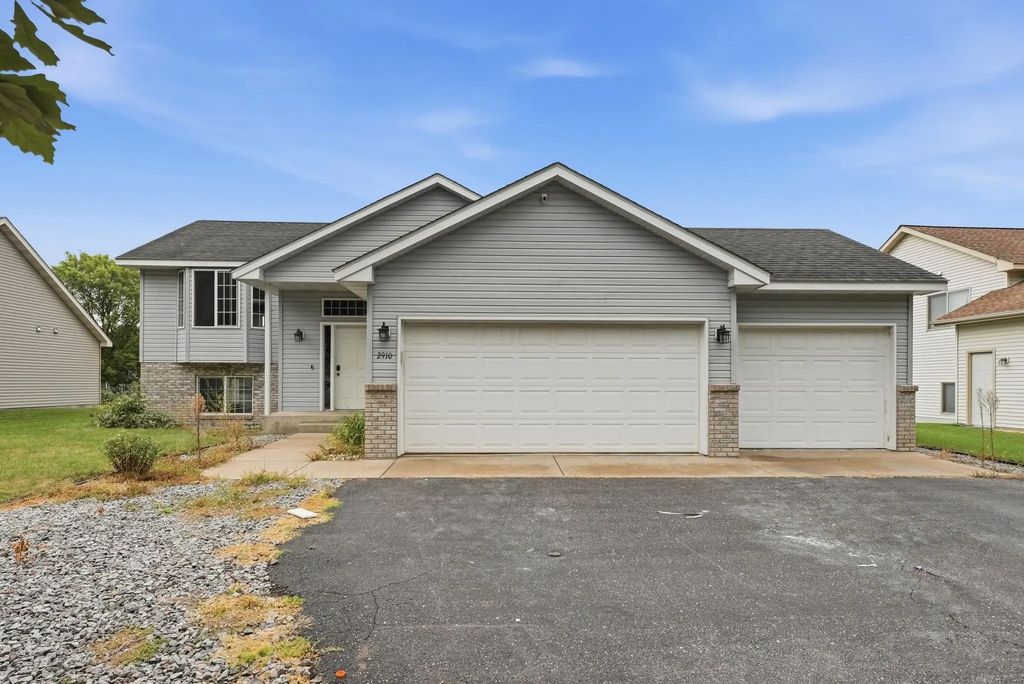 2910 Crescent Ridge Trail, St Cloud
