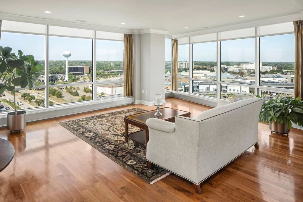 3209 Galleria 1302, Edina