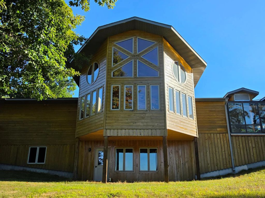 5160 Sand Lake Road, Webster