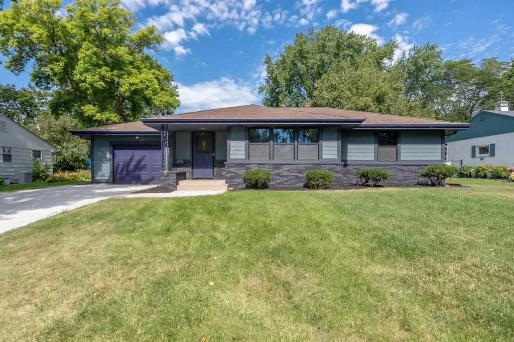 267 Rice Creek Boulevard Ne, Fridley