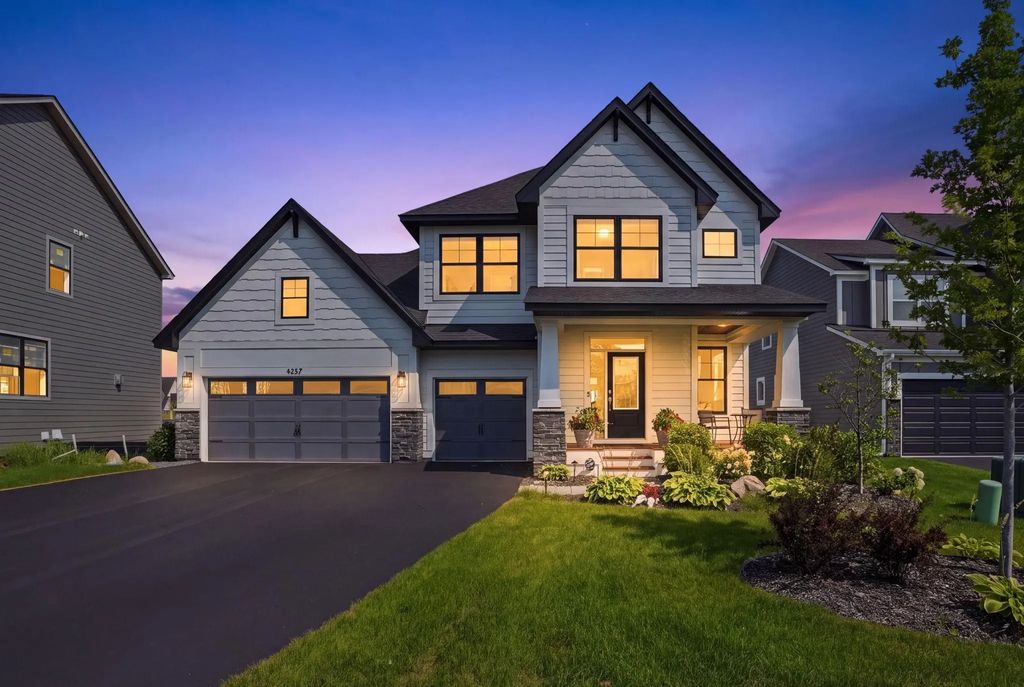 4227 Arbor Bay, Woodbury