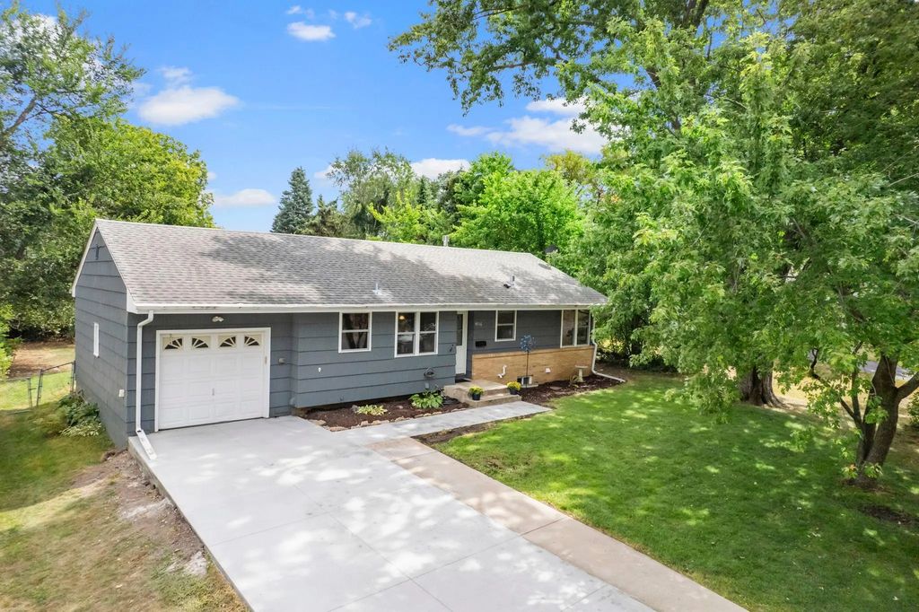 4016 Idaho Avenue N, Crystal