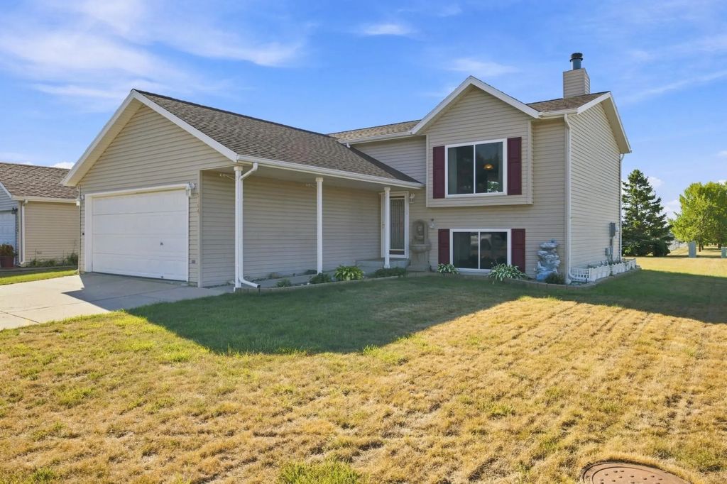 5164 10th Avenue S, Fargo