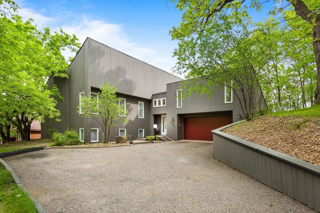 2925 Minnehaha Curve, Minnetonka